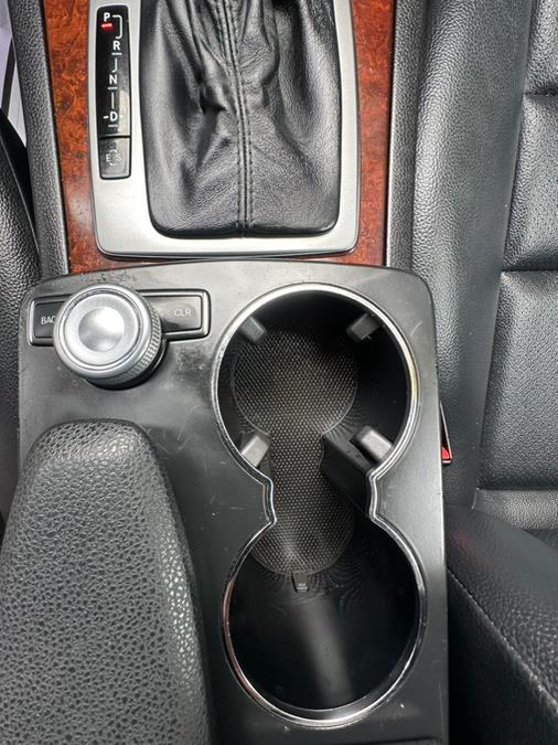 2011 Mercedes-Benz C-Class C300 4MATIC Luxury photo