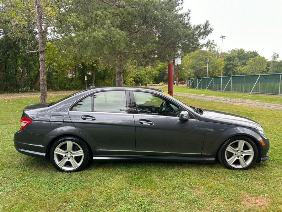 2011 Mercedes-Benz C-Class C300 4MATIC Luxury photo