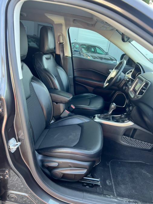 2017 Jeep Compass Latitude 4x4 photo