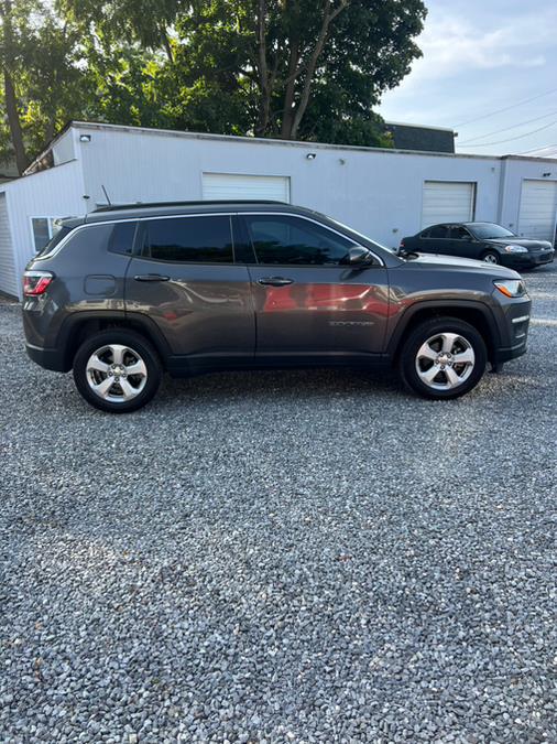 2017 Jeep Compass Latitude 4x4 photo