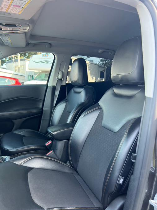 2017 Jeep Compass Latitude 4x4 photo