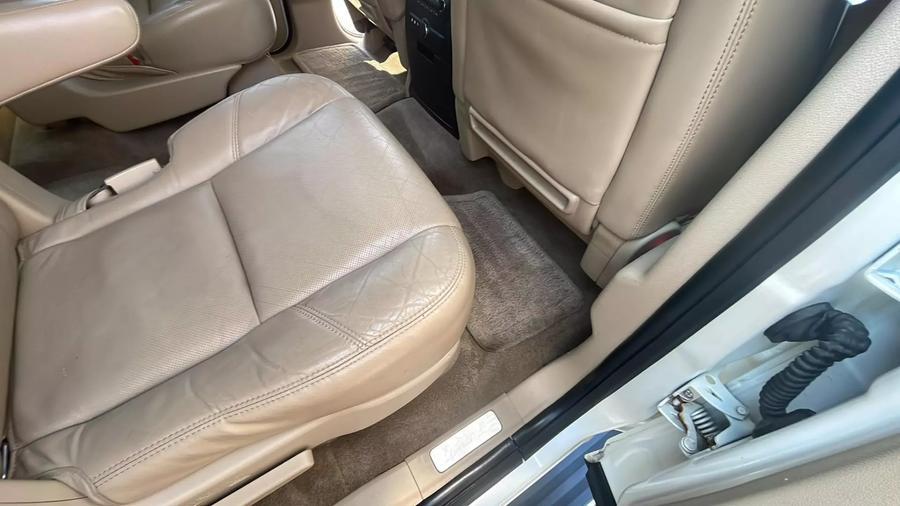 2010 Cadillac Escalade Luxury photo