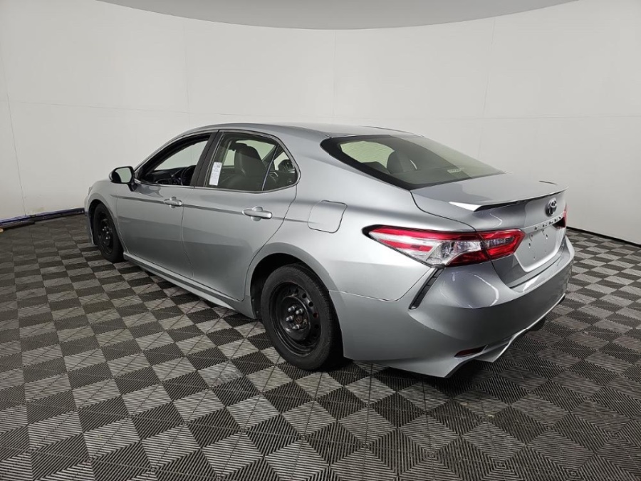 2018 Toyota Camry SE Auto (Natl) photo