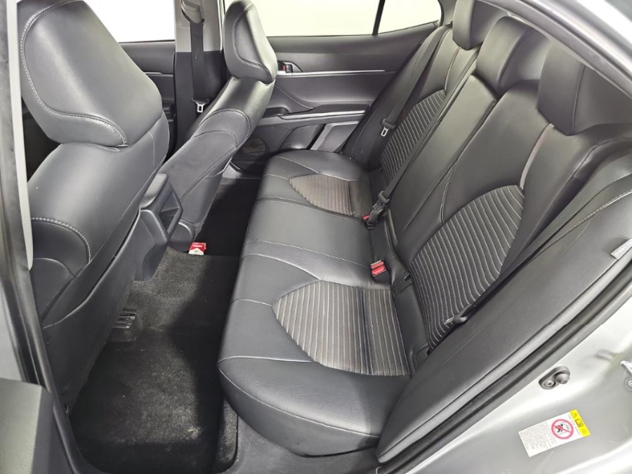 2018 Toyota Camry SE Auto (Natl) photo