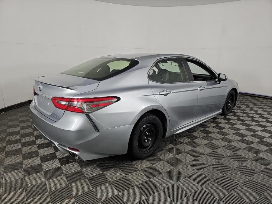 2018 Toyota Camry SE Auto (Natl) photo