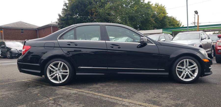 2013 Mercedes-Benz C-Class C300 4MATIC Luxury photo