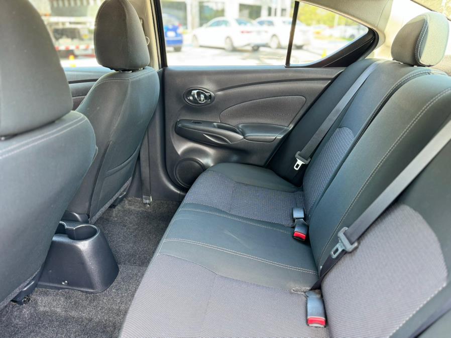 2019 Nissan VERSA SEDAN SV CVT photo