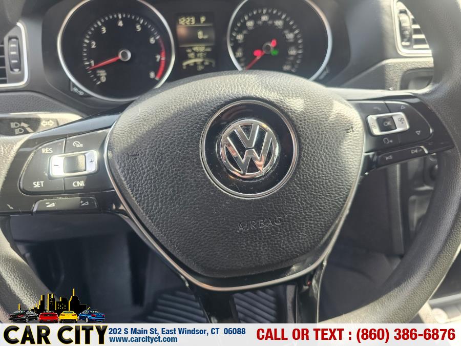 2015 Volkswagen Jetta Sedan 4dr Auto 1.8T SE PZEV photo