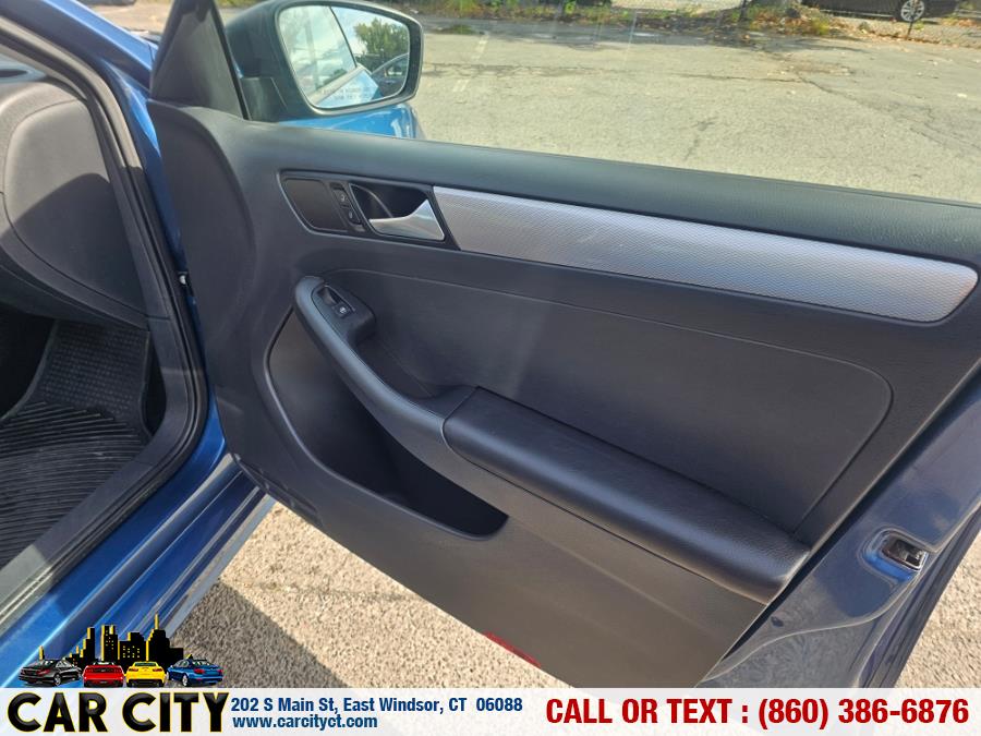 2015 Volkswagen Jetta Sedan 4dr Auto 1.8T SE PZEV photo