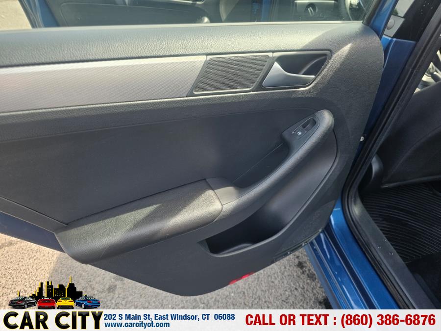 2015 Volkswagen Jetta Sedan 4dr Auto 1.8T SE PZEV photo