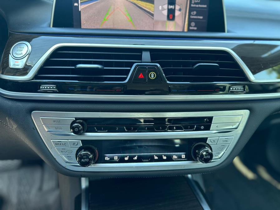 2021 BMW 7-Series 740i xDrive Sedan photo