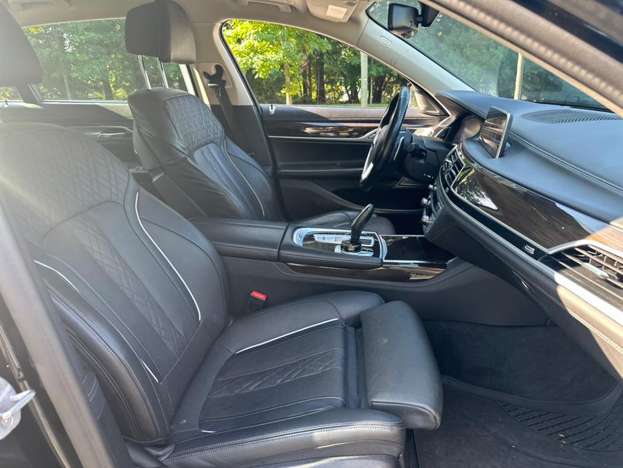 2021 BMW 7-Series 740i xDrive Sedan photo