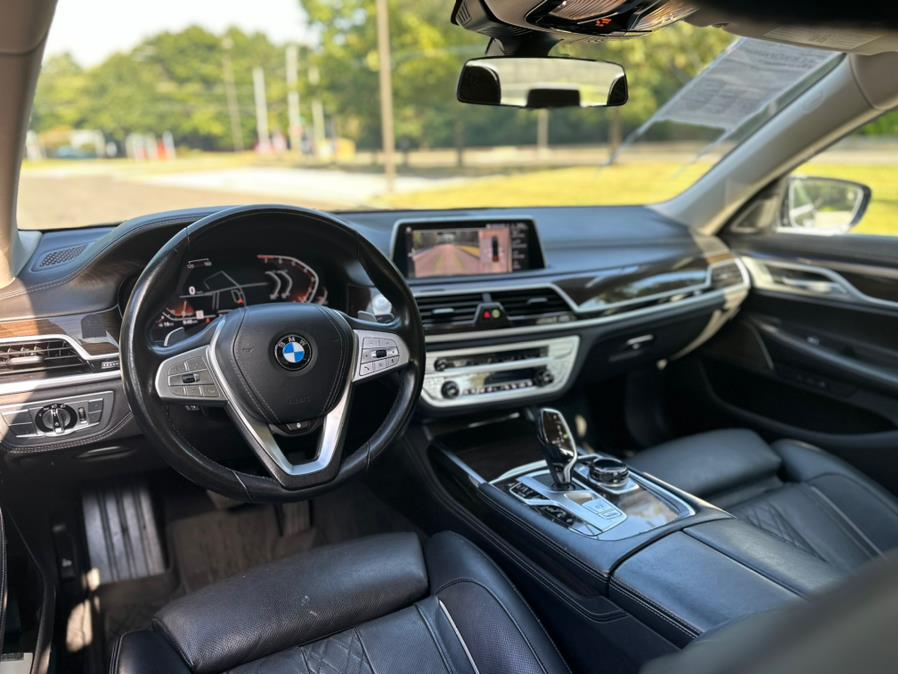2021 BMW 7-Series 740i xDrive Sedan photo