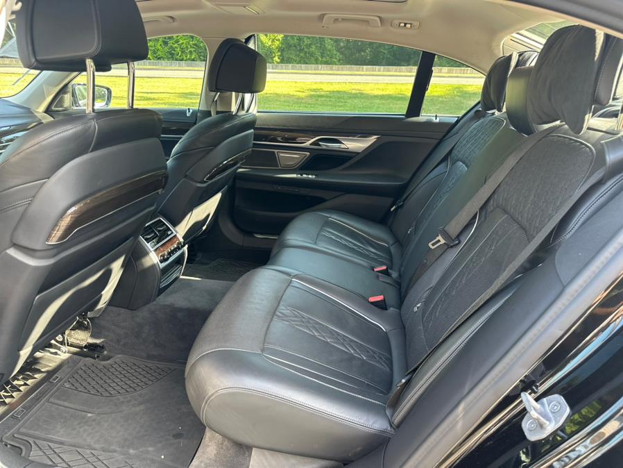 2021 BMW 7-Series 740i xDrive Sedan photo
