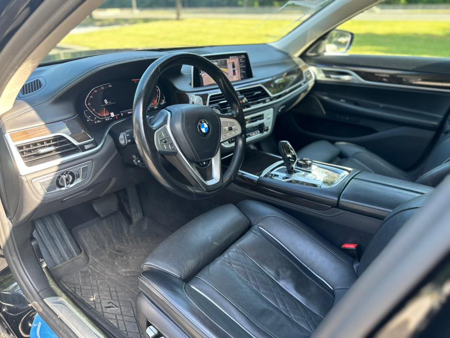 2021 BMW 7-Series 740i xDrive Sedan photo
