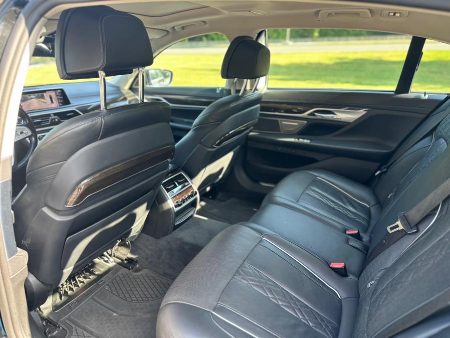 2021 BMW 7-Series 740i xDrive Sedan photo