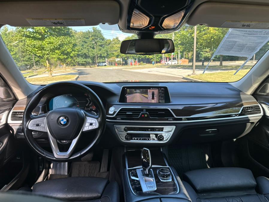 2021 BMW 7-Series 740i xDrive Sedan photo