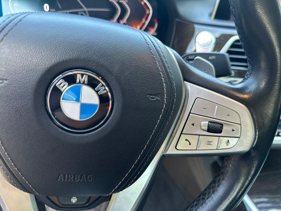 2021 BMW 7-Series 740i xDrive Sedan photo