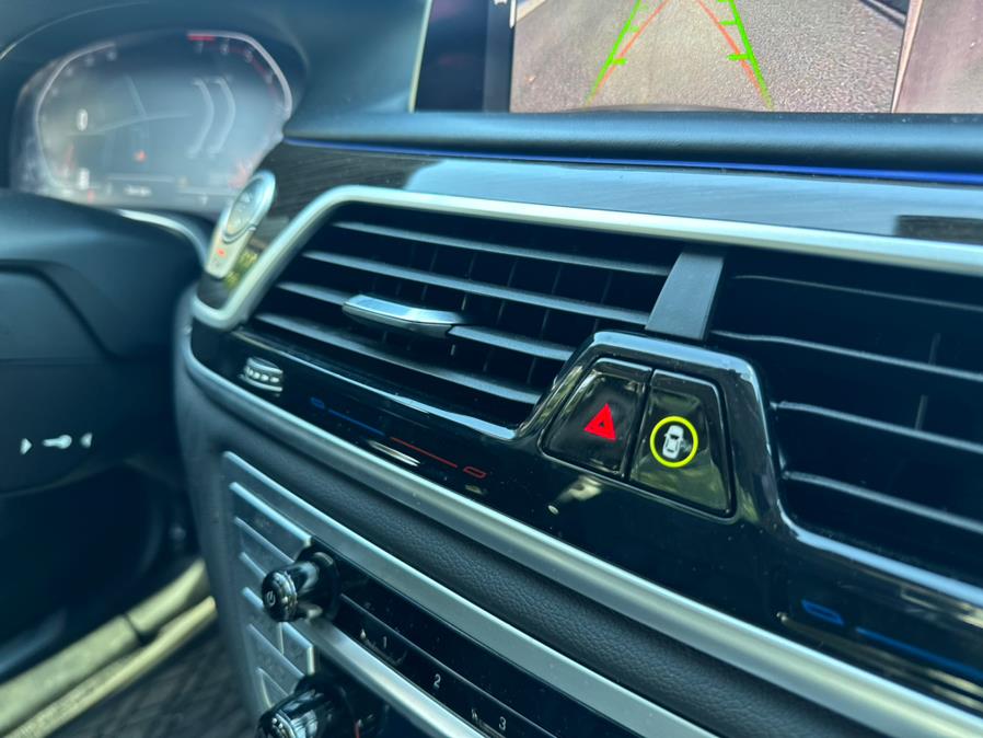2021 BMW 7-Series 740i xDrive Sedan photo