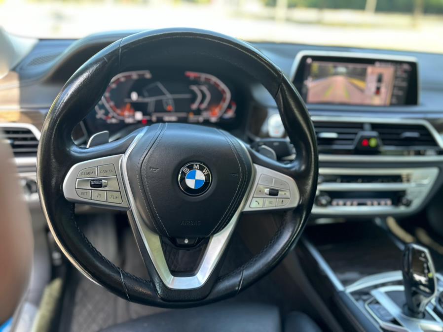 2021 BMW 7-Series 740i xDrive Sedan photo
