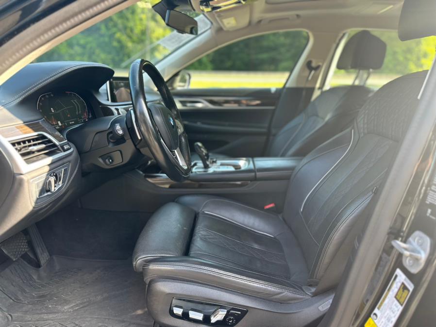 2021 BMW 7-Series 740i xDrive Sedan photo