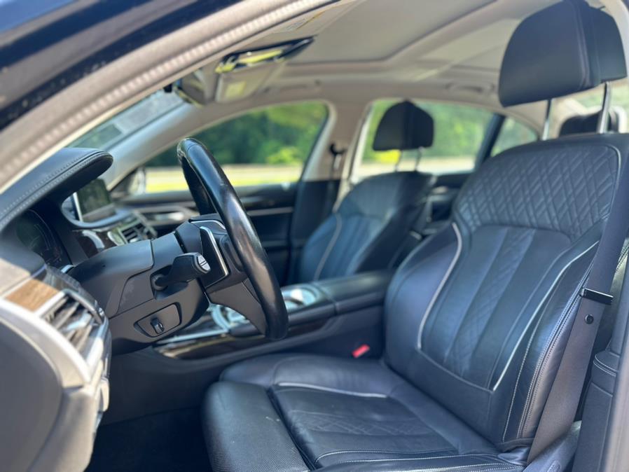 2021 BMW 7-Series 740i xDrive Sedan photo