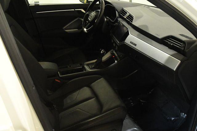 2021 Audi Q3 quattro Premium 40 TFSI photo