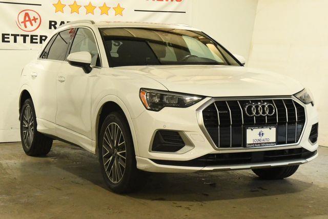 2021 Audi Q3 quattro Premium 40 TFSI photo