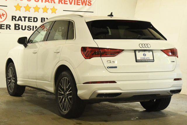 2021 Audi Q3 quattro Premium 40 TFSI photo