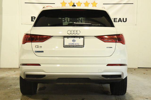 2021 Audi Q3 quattro Premium 40 TFSI photo