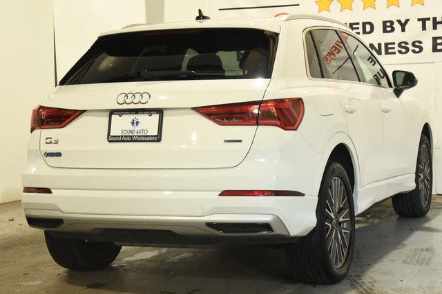 2021 Audi Q3 quattro Premium 40 TFSI photo