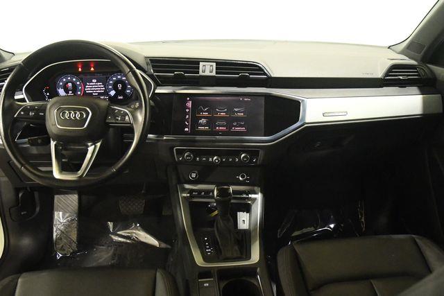 2021 Audi Q3 quattro Premium 40 TFSI photo