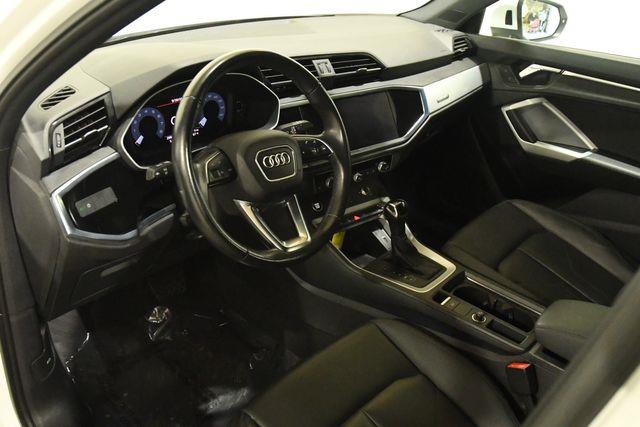 2021 Audi Q3 quattro Premium 40 TFSI photo