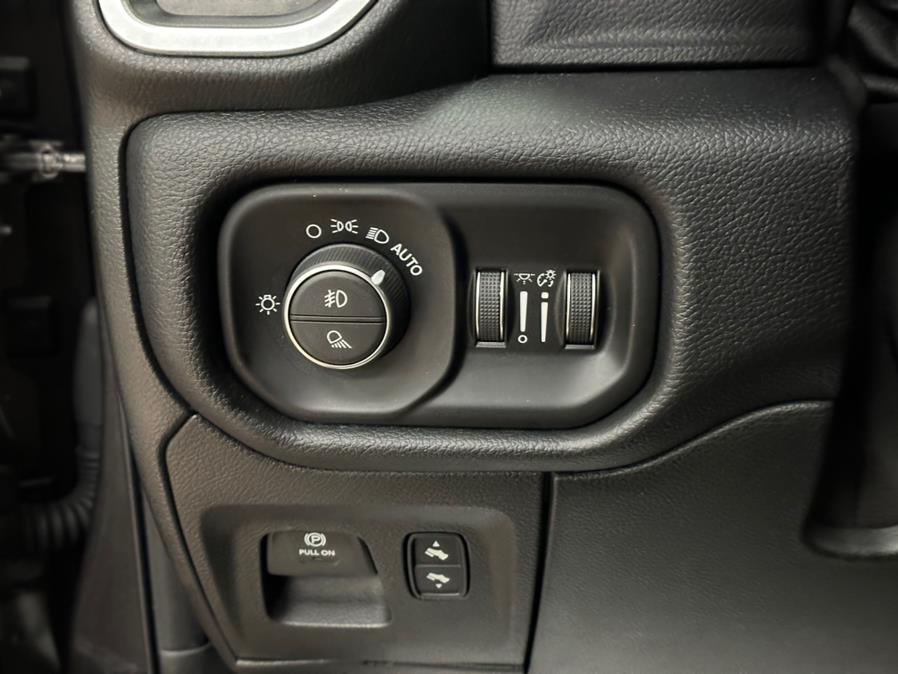 2020 RAM 1500 Laramie 4x4 Crew Cab 5''7