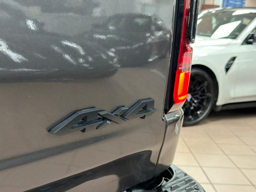 2020 RAM 1500 Laramie 4x4 Crew Cab 5''7