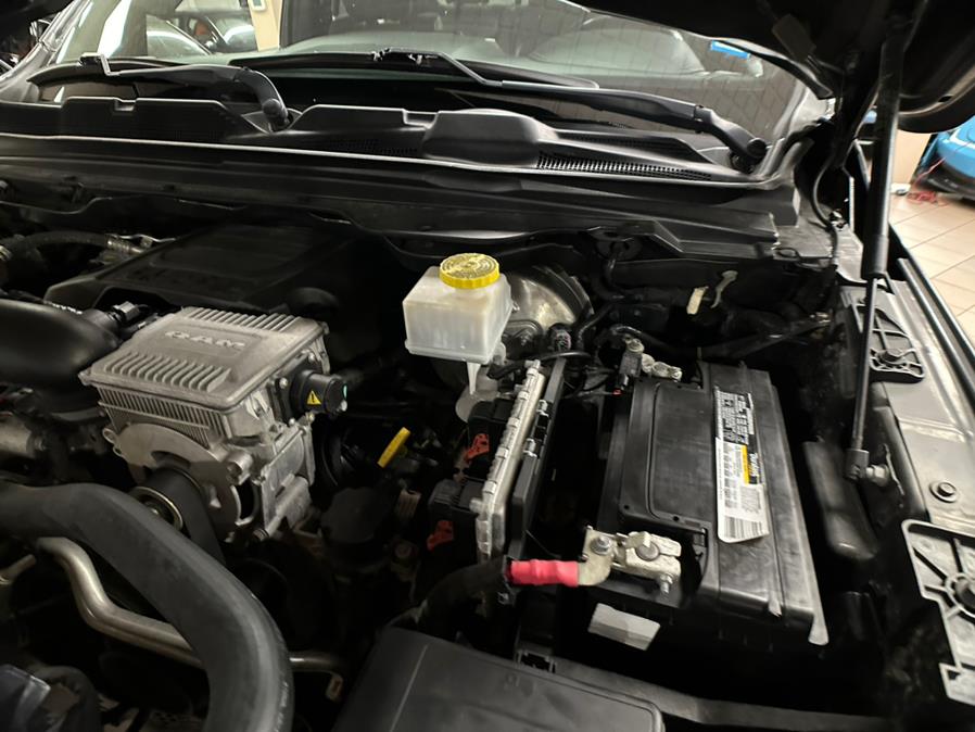 2020 RAM 1500 Laramie 4x4 Crew Cab 5''7