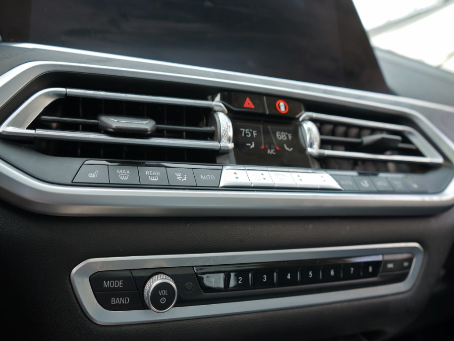 2020 BMW X7 xDrive40i photo