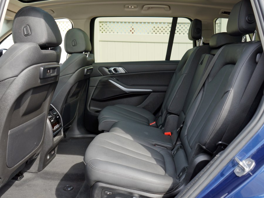 2020 BMW X7 xDrive40i photo
