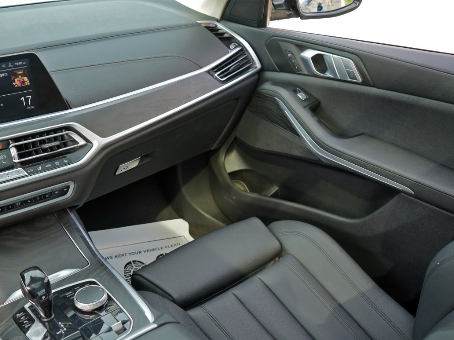 2020 BMW X7 xDrive40i photo