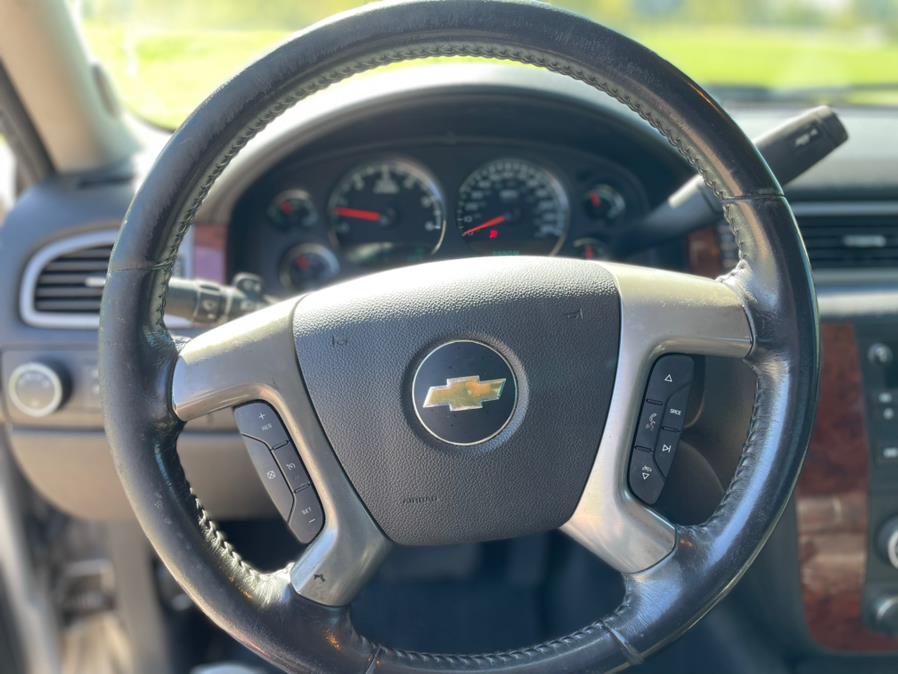 2011 Chevrolet Avalanche LS photo