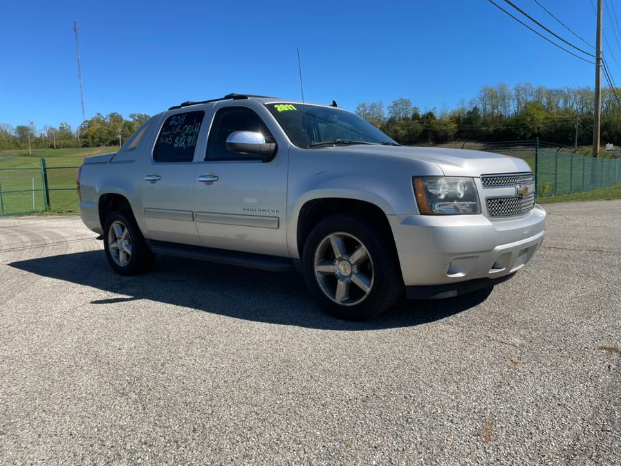 2011 Chevrolet Avalanche LS photo