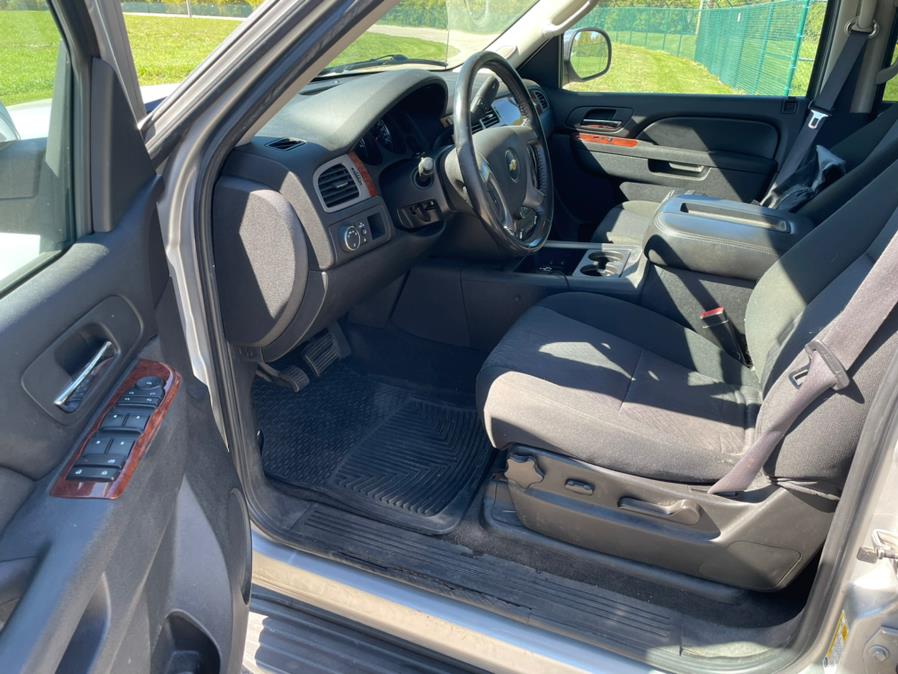 2011 Chevrolet Avalanche LS photo