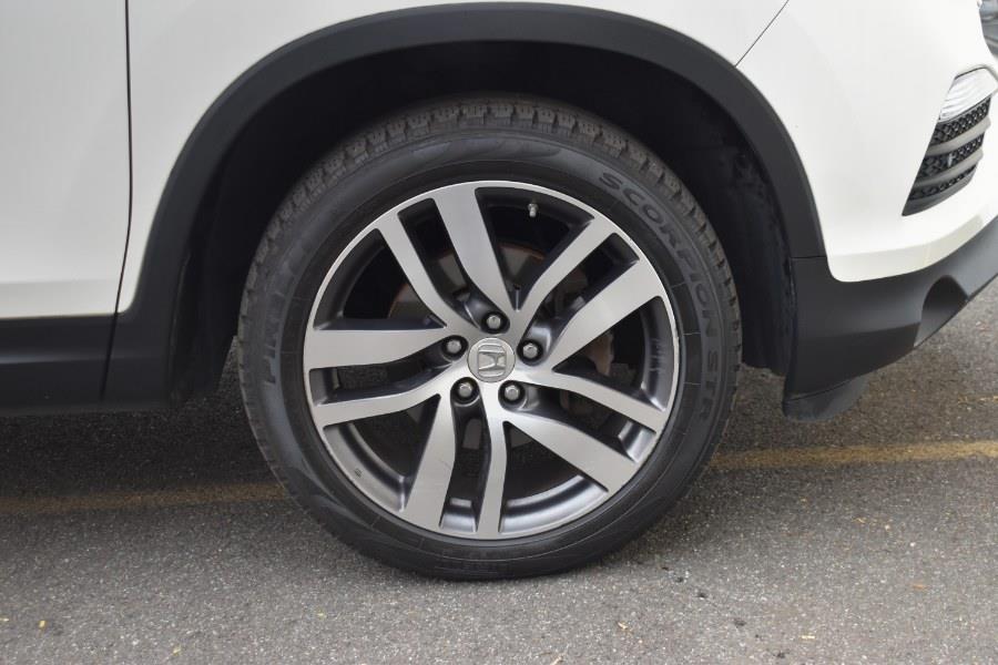 2017 Honda Pilot Elite AWD photo