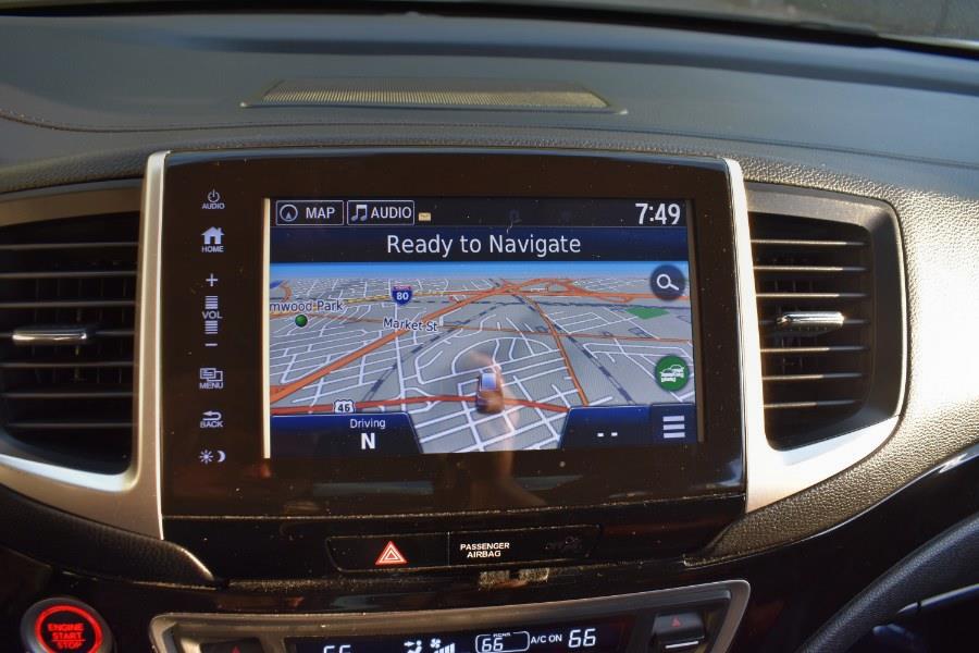2017 Honda Pilot Elite AWD photo