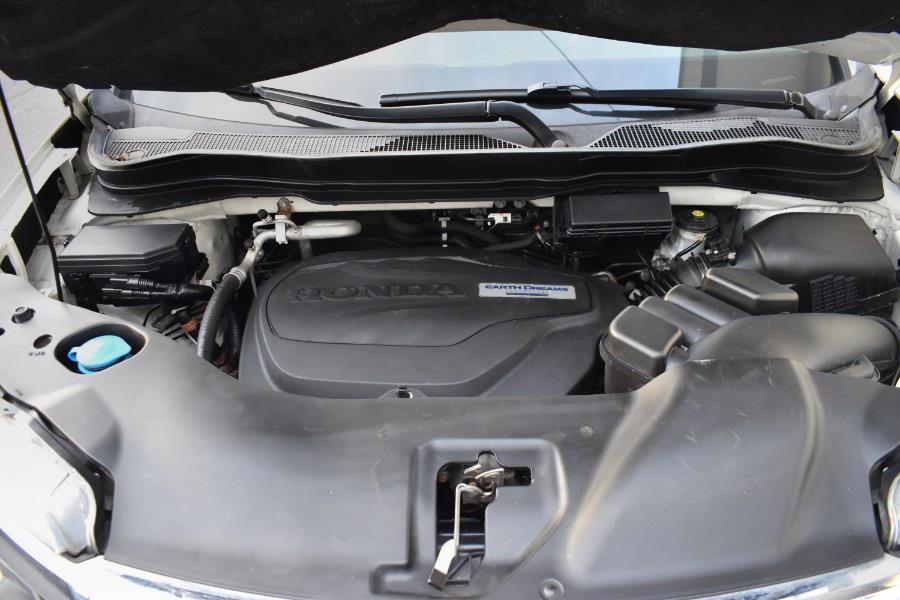 2017 Honda Pilot Elite AWD photo