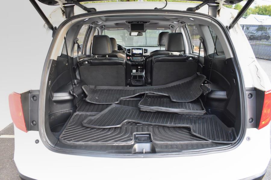 2017 Honda Pilot Elite AWD photo