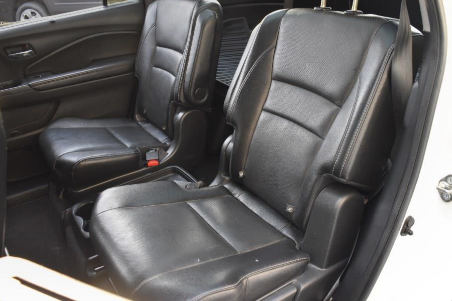 2017 Honda Pilot Elite AWD photo