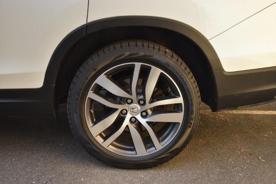 2017 Honda Pilot Elite AWD photo