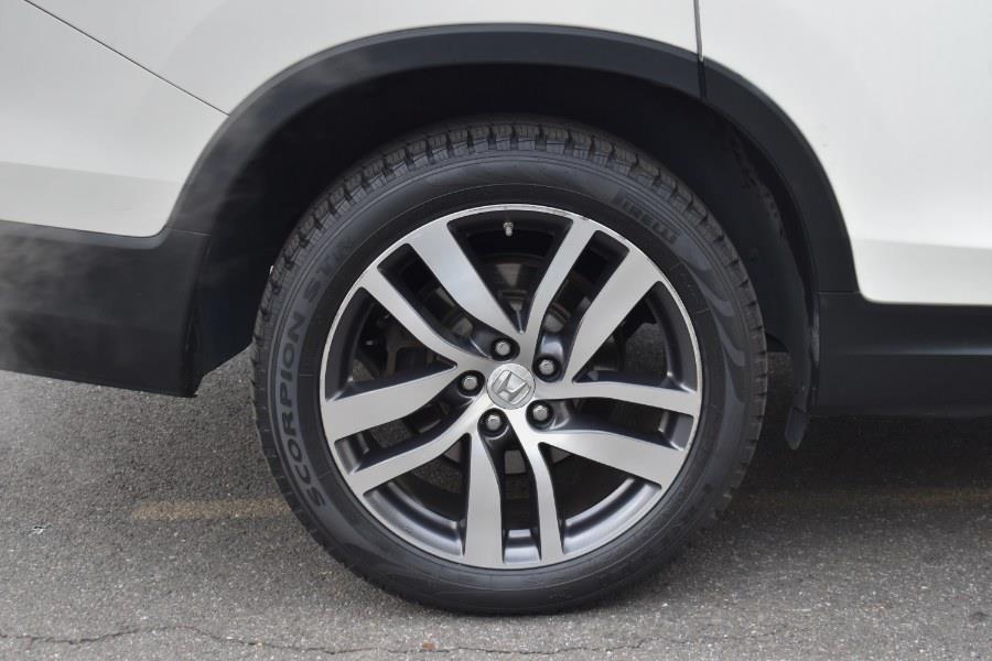 2017 Honda Pilot Elite AWD photo