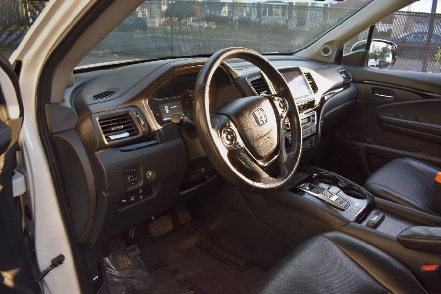 2017 Honda Pilot Elite AWD photo